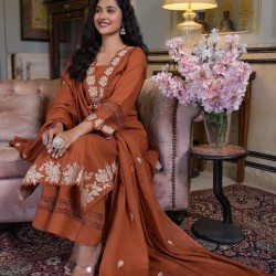 DESIGNER SUIT SET WITH EMBROIDERY WORK AND KODI LATKAN