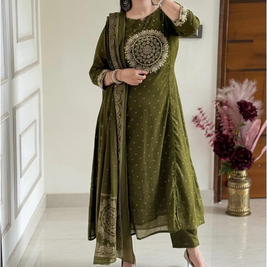Elevate your ethnic wardrobe with this elegant special suit set 