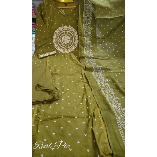 Elevate your ethnic wardrobe with this elegant special suit set 