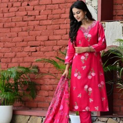 Enjoy Your Festival & wedding with Our Beautiful 3pc suit set with chiffon dupatta with beautiful design.