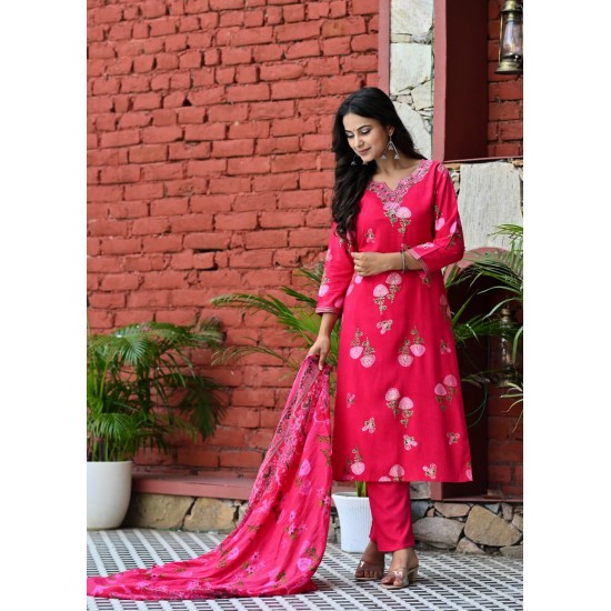 Enjoy Your Festival & wedding with Our Beautiful 3pc suit set with chiffon dupatta with beautiful design.