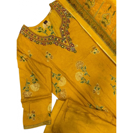 Enjoy Your Festival & wedding with Our Beautiful 3pc suit set with chiffon dupatta with beautiful design.