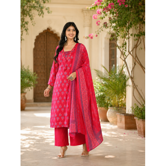 Beautiful party/festive wear kurta set with dupatta Pink