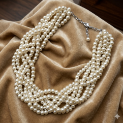 Cream Pearl Choker